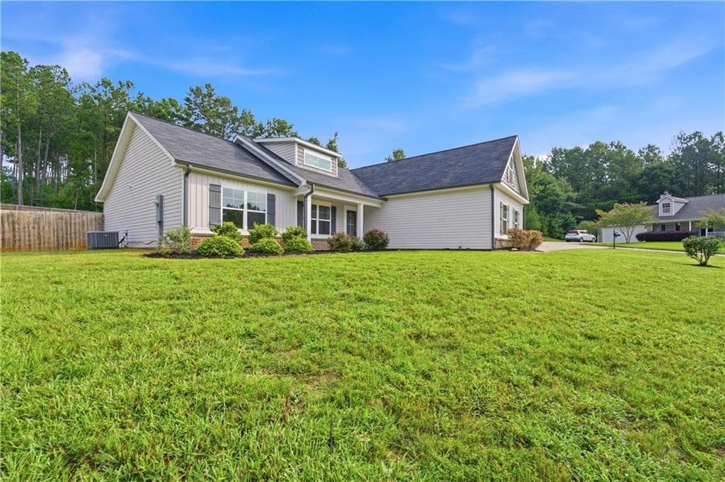 3 bedroom, 2 bathroom, 1,774 sq ft single family residence under contract at 95 Savoy Park Drive, Covington, GA 30014 — photo 9