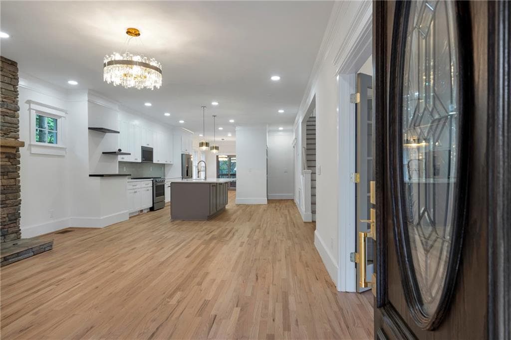 4 bedroom, 3 bathroom, 2,022 sq ft single family residence for sale at 2170 Memorial Drive, Atlanta, GA 30317 — photo 8