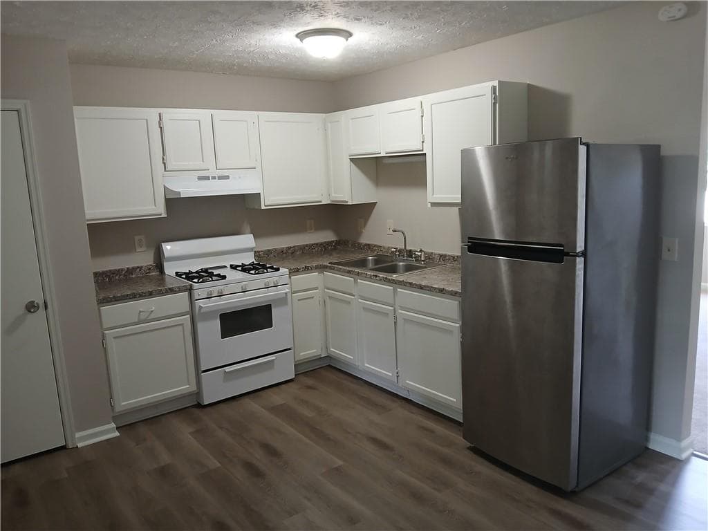 3 bedroom, 2 bathroom, 1,074 sq ft single family residence for sale at 2275 Ramblewood Circle, Decatur, GA 30035 — photo 4
