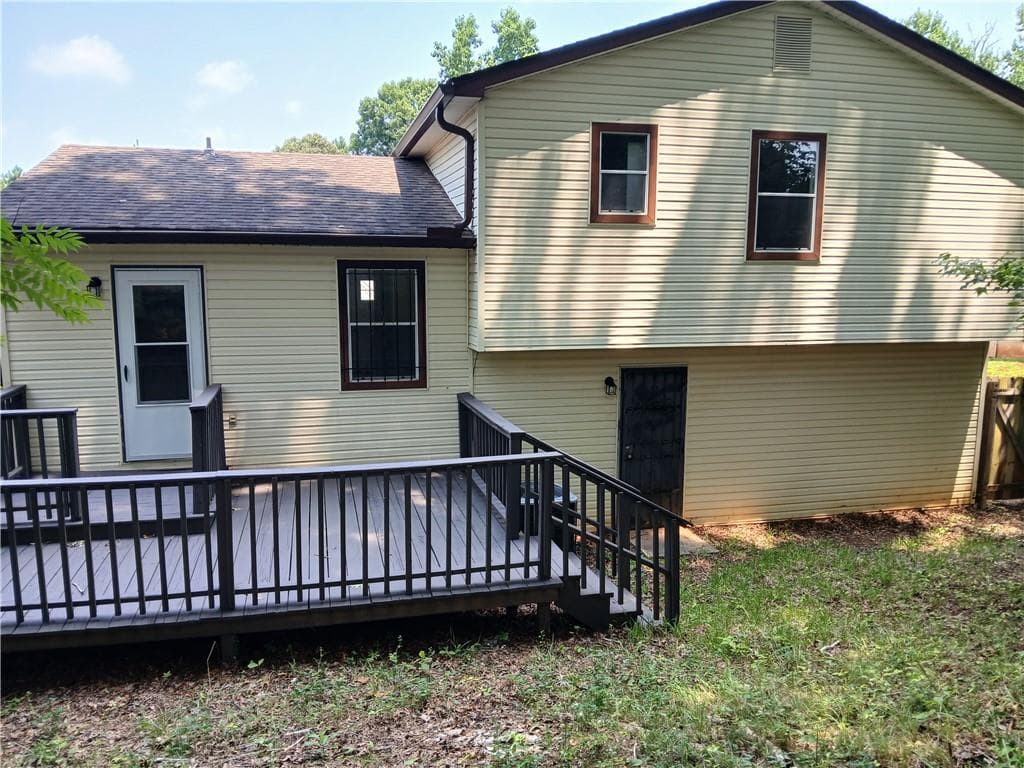 3 bedroom, 2 bathroom, 1,074 sq ft single family residence for sale at 2275 Ramblewood Circle, Decatur, GA 30035 — photo 8