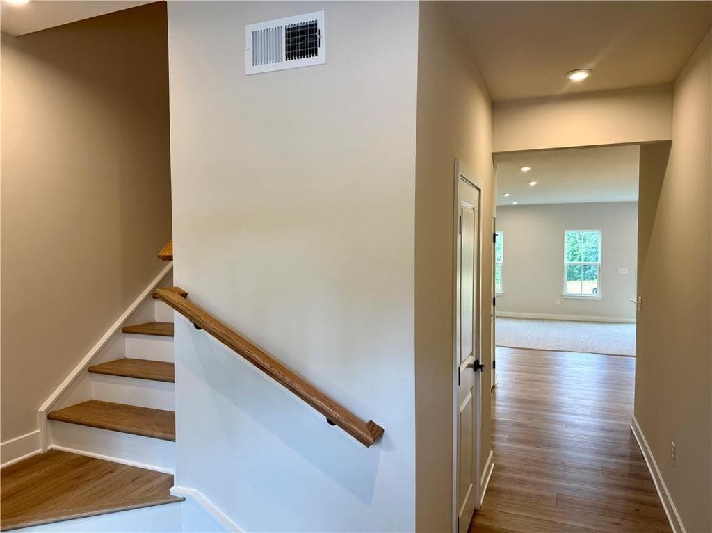 3 bedroom, 3 bathroom, 1,767 sq ft townhouse for sale at 2424 Green Juniper Way, Gainesville, GA 30507 — photo 6
