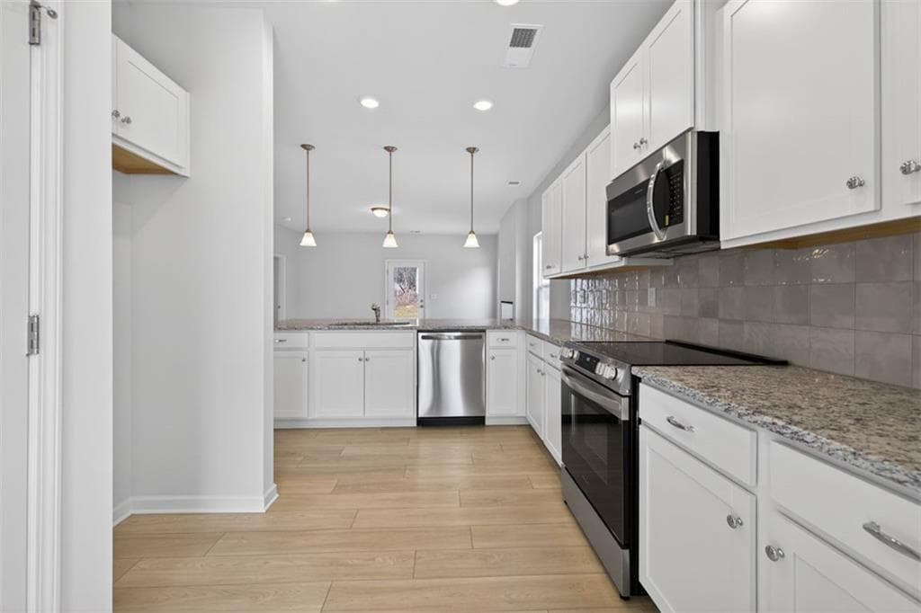 3 bedroom, 3 bathroom, 2,231 sq ft single family residence for sale at 315 Bud Street, Hoschton, GA 30548 — photo 5