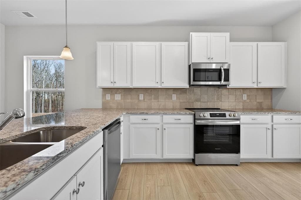 3 bedroom, 3 bathroom, 2,231 sq ft single family residence for sale at 315 Bud Street, Hoschton, GA 30548 — photo 8
