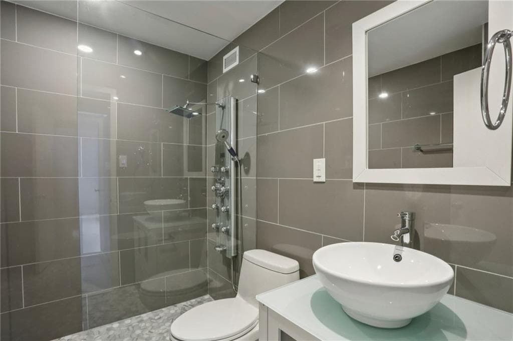 1 bedroom, 1 bathroom condominium for rent at 3060 Pharr Court 612, Atlanta, GA 30305 for $1,590 a month — photo 8