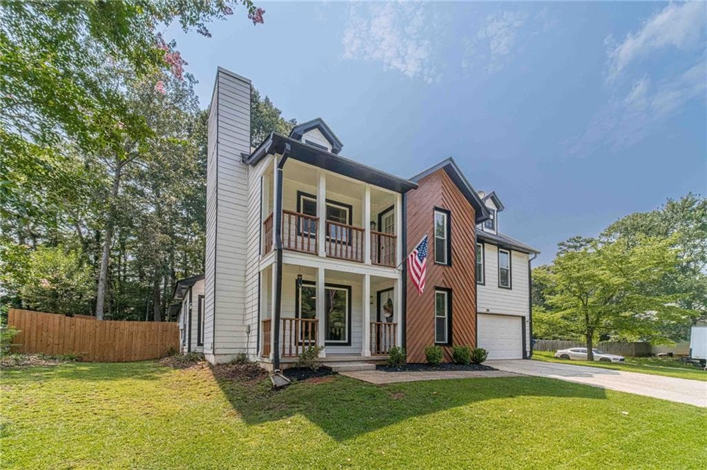 3 bedroom, 3 bathroom, 1,806 sq ft single family residence under contract at 1380 Grayland Hills Drive, Lawrenceville, GA 30046 — photo 2