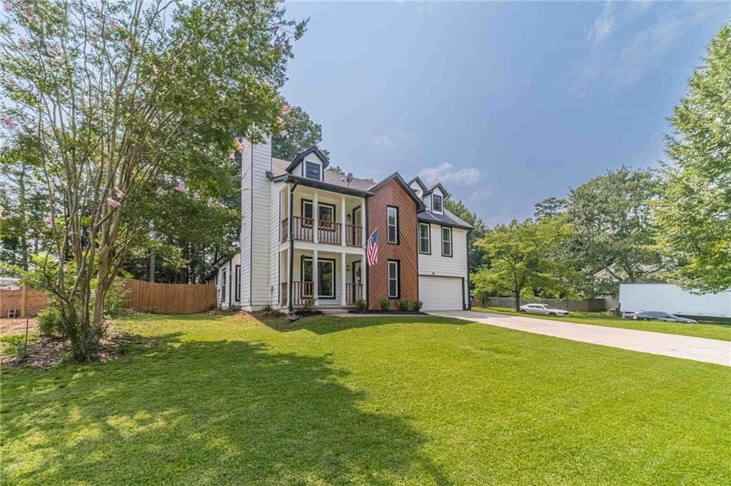 3 bedroom, 3 bathroom, 1,806 sq ft single family residence under contract at 1380 Grayland Hills Drive, Lawrenceville, GA 30046 — photo 3