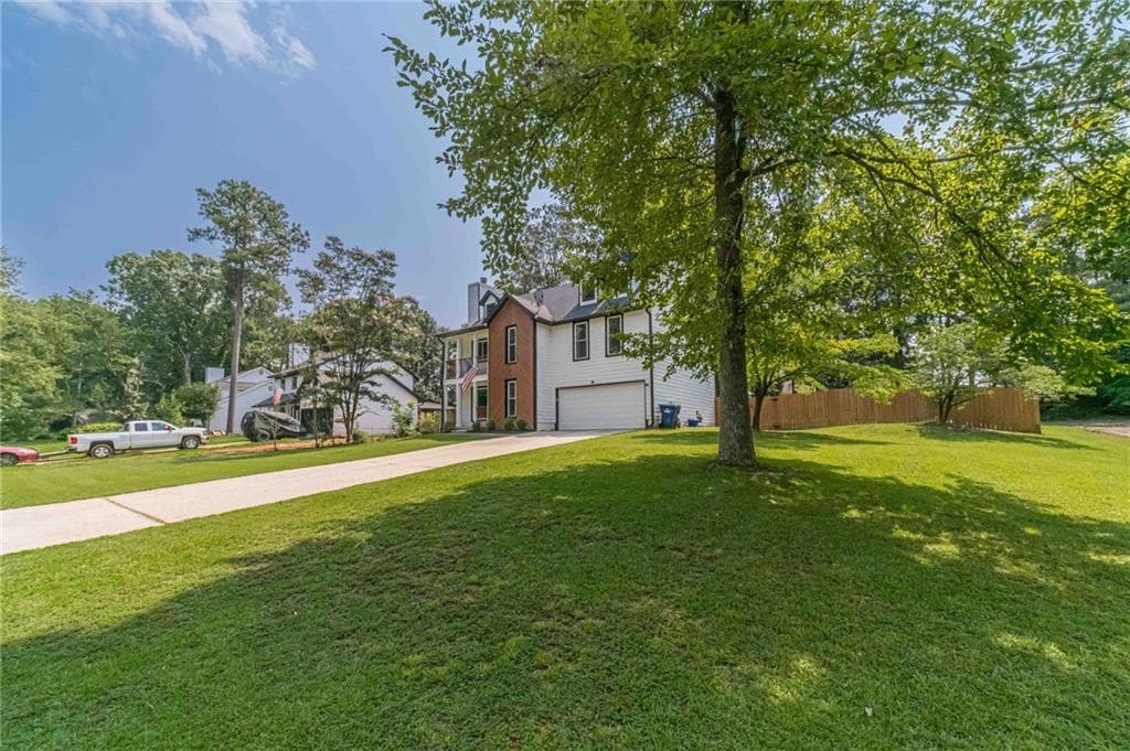 3 bedroom, 3 bathroom, 1,806 sq ft single family residence under contract at 1380 Grayland Hills Drive, Lawrenceville, GA 30046 — photo 7