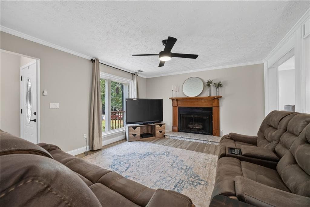 3 bedroom, 3 bathroom, 1,806 sq ft single family residence under contract at 1380 Grayland Hills Drive, Lawrenceville, GA 30046 — photo 9