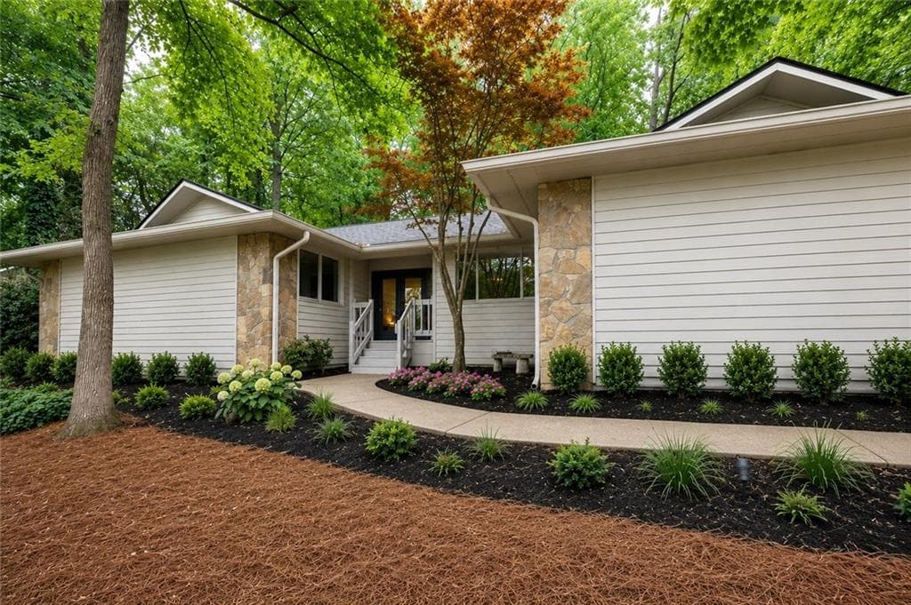 4 bedroom, 3 bathroom, 2,860 sq ft single family residence for rent at 4198 Lake Rill Court, Marietta, GA 30062 for $3,500 a month — photo 1 of 36