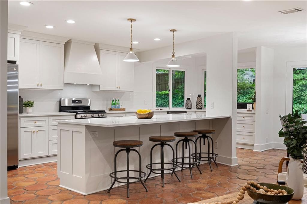 4 bedroom, 3 bathroom, 2,860 sq ft single family residence for rent at 4198 Lake Rill Court, Marietta, GA 30062 for $3,500 a month — photo 3