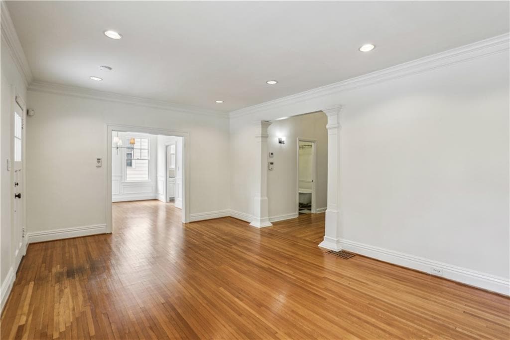 3 bedroom, 3 bathroom, 3,224 sq ft single family residence for rent at 6 Arc Way, Atlanta, GA 30305 for $6,000 a month — photo 4