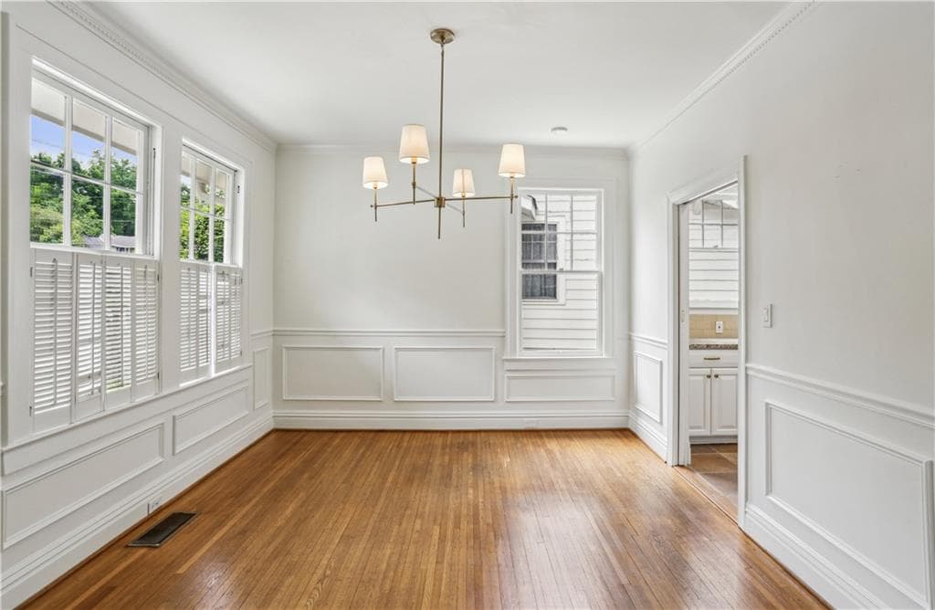 3 bedroom, 3 bathroom, 3,224 sq ft single family residence for rent at 6 Arc Way, Atlanta, GA 30305 for $6,000 a month — photo 5