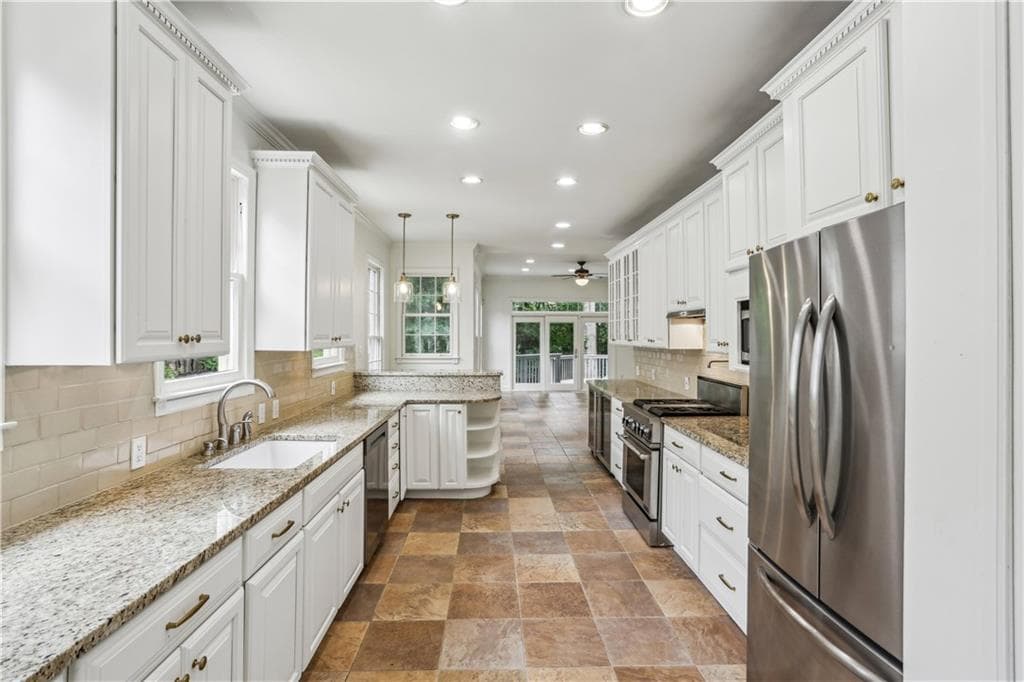 3 bedroom, 3 bathroom, 3,224 sq ft single family residence for rent at 6 Arc Way, Atlanta, GA 30305 for $6,000 a month — photo 6