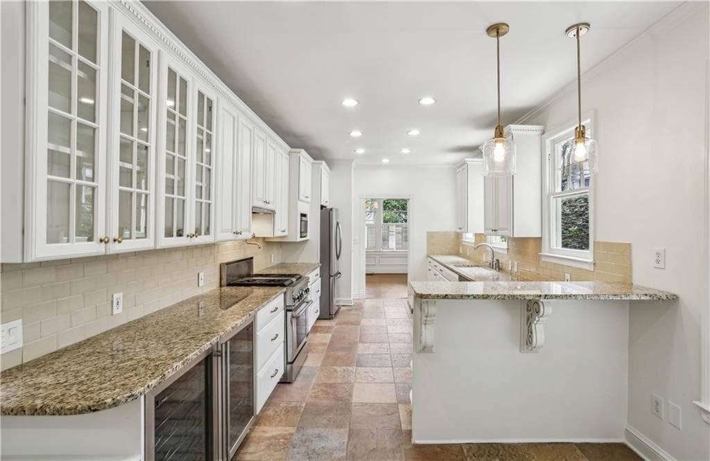 3 bedroom, 3 bathroom, 3,224 sq ft single family residence for rent at 6 Arc Way, Atlanta, GA 30305 for $6,000 a month — photo 8