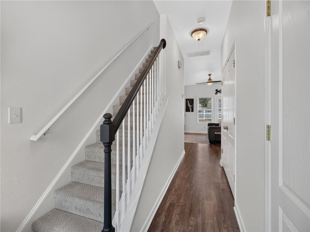2 bedroom, 3 bathroom, 1,770 sq ft townhouse for sale at 6475 Whitebeam Trail, Braselton, GA 30517 — photo 3