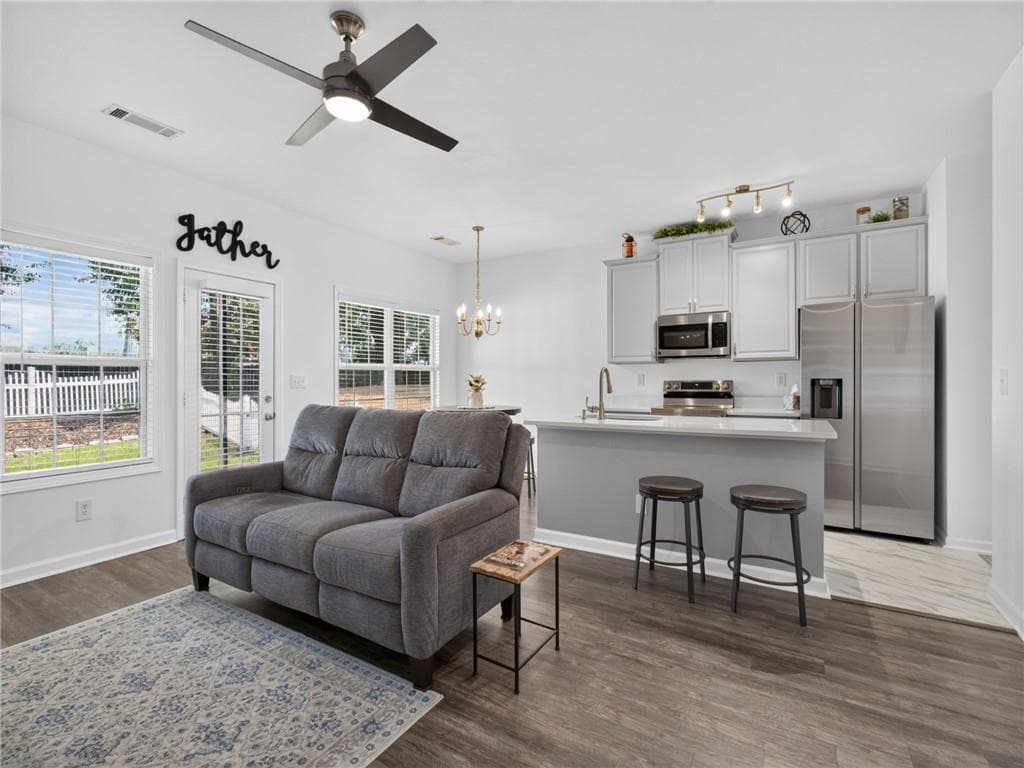 2 bedroom, 3 bathroom, 1,770 sq ft townhouse for sale at 6475 Whitebeam Trail, Braselton, GA 30517 — photo 4