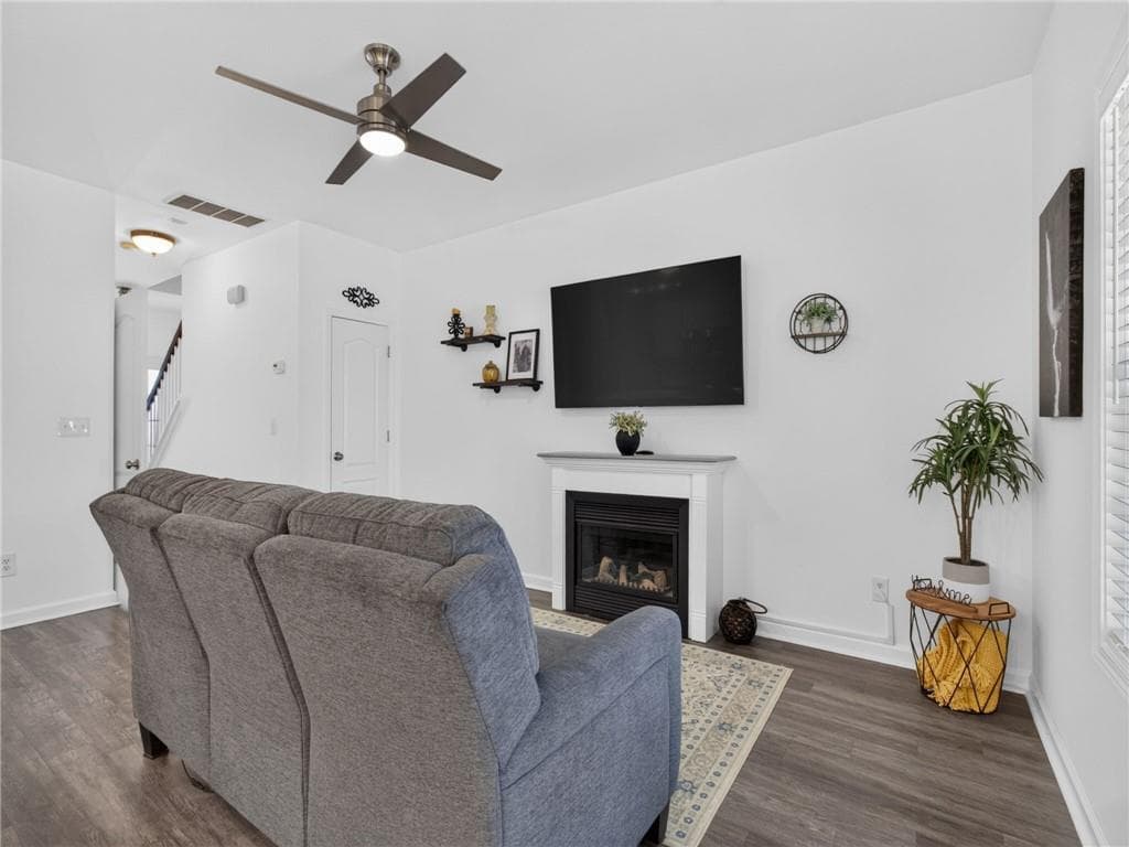 2 bedroom, 3 bathroom, 1,770 sq ft townhouse for sale at 6475 Whitebeam Trail, Braselton, GA 30517 — photo 7