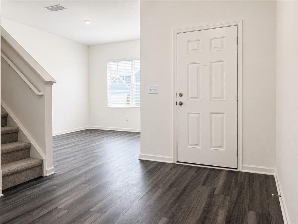 5 bedroom, 3 bathroom, 2,722 sq ft single family residence under contract at 43 Ellenore Drive, Bethlehem, GA 30620 — photo 6