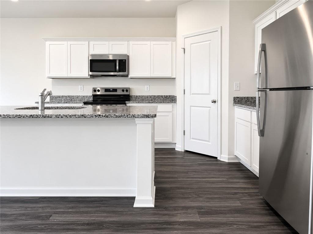 5 bedroom, 3 bathroom, 2,722 sq ft single family residence under contract at 43 Ellenore Drive, Bethlehem, GA 30620 — photo 7