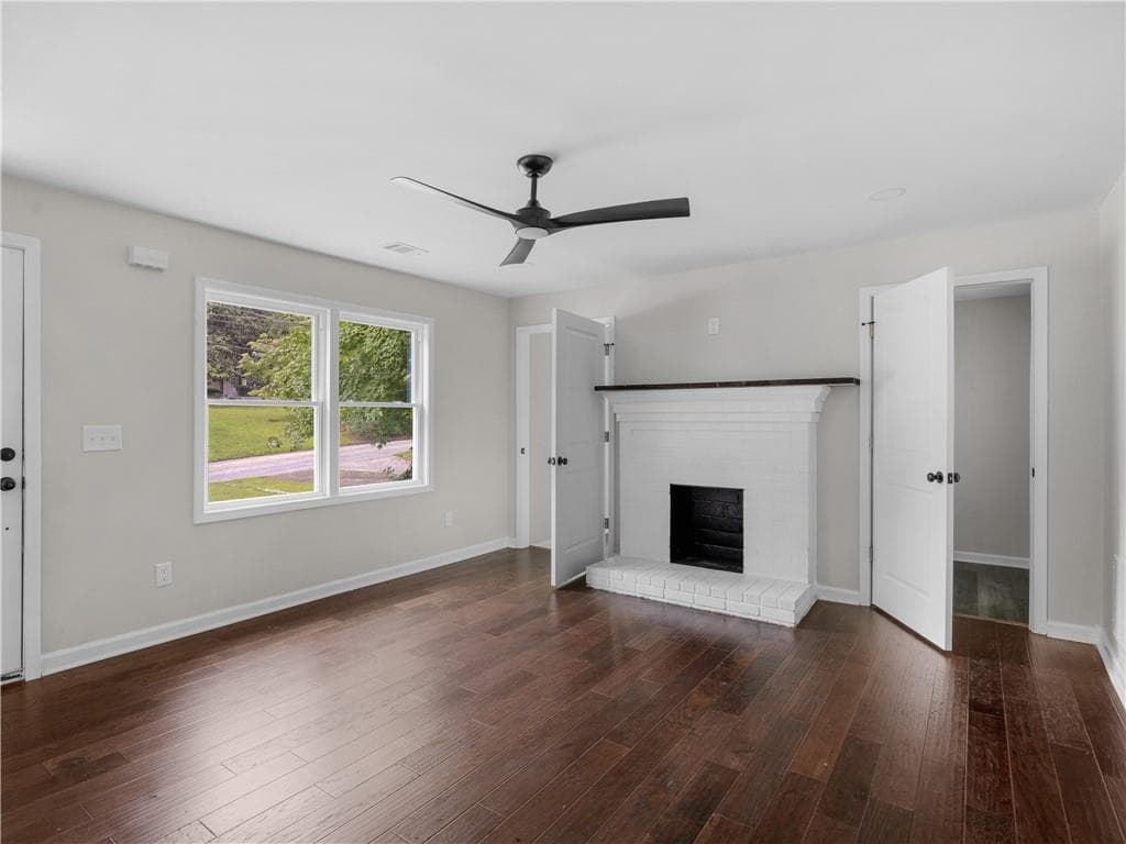 4 bedroom, 3 bathroom, 2,350 sq ft single family residence for sale at 1995 Venetian Drive, Atlanta, GA 30311 — photo 6