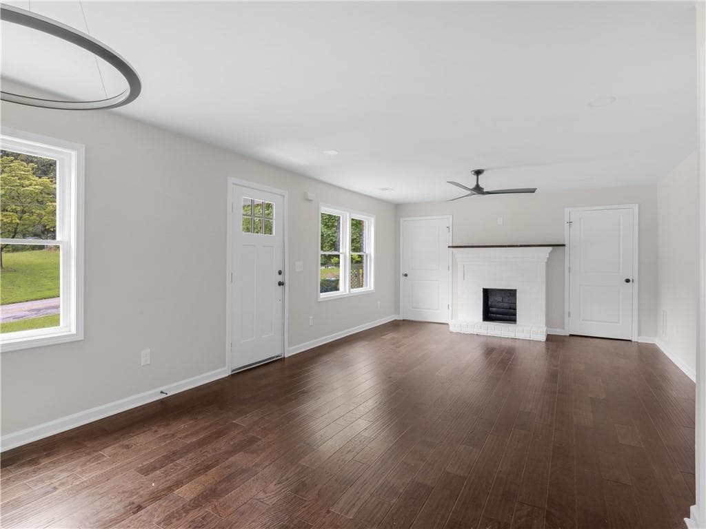 4 bedroom, 3 bathroom, 2,350 sq ft single family residence for sale at 1995 Venetian Drive, Atlanta, GA 30311 — photo 7