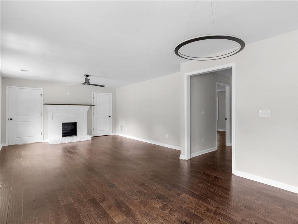 4 bedroom, 3 bathroom, 2,350 sq ft single family residence for sale at 1995 Venetian Drive, Atlanta, GA 30311 — photo 8