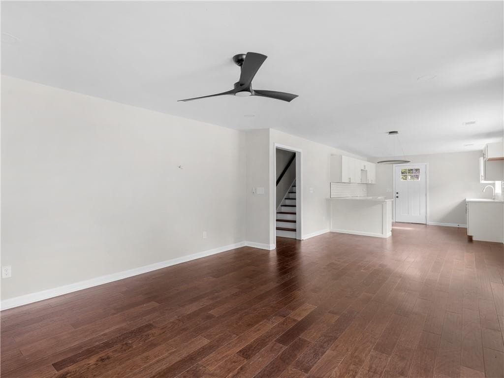 4 bedroom, 3 bathroom, 2,350 sq ft single family residence for sale at 1995 Venetian Drive, Atlanta, GA 30311 — photo 10