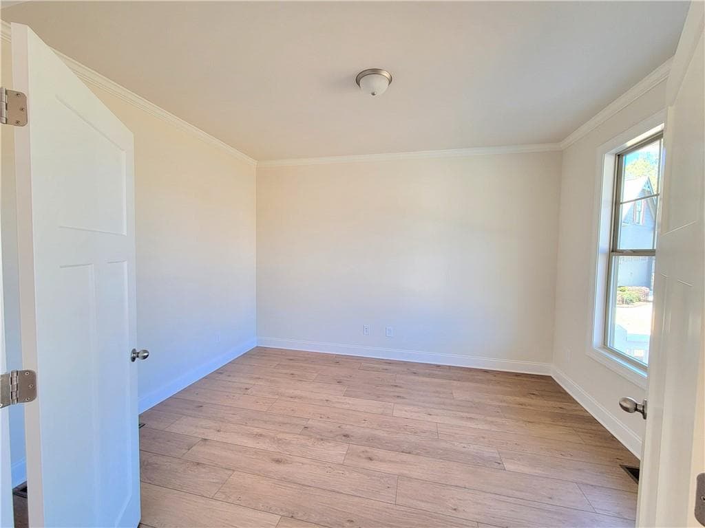 5 bedroom, 3 bathroom, 3,242 sq ft single family residence for sale at 4795 Fairways Lane, Jefferson, GA 30549 — photo 5