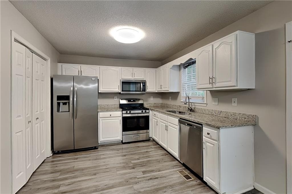 3 bedroom, 3 bathroom, 1,786 sq ft single family residence for rent at 360 Warrenton Drive, Douglasville, GA 30134 for $1,945 a month — photo 4