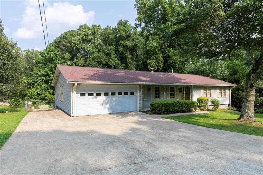 3 bedroom, 2 bathroom, 2,956 sq ft single family residence for sale at 3548 Nowlin Road, Kennesaw, GA 30144 — photo 2