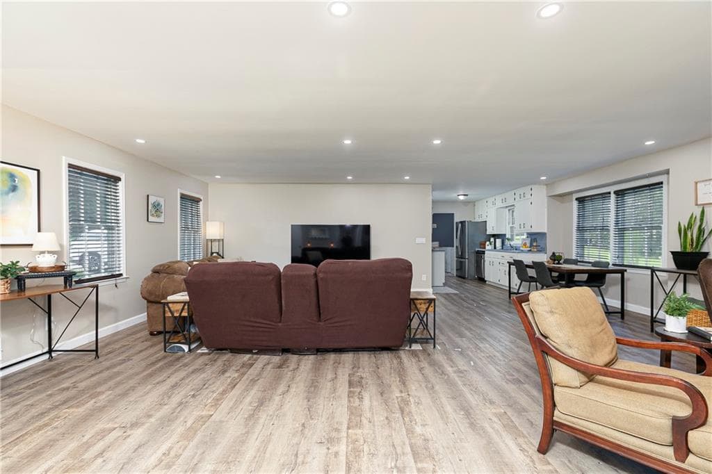 3 bedroom, 2 bathroom, 2,956 sq ft single family residence for sale at 3548 Nowlin Road, Kennesaw, GA 30144 — photo 5