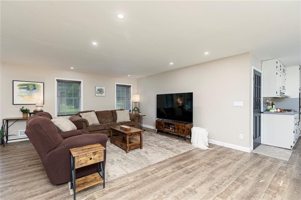 3 bedroom, 2 bathroom, 2,956 sq ft single family residence for sale at 3548 Nowlin Road, Kennesaw, GA 30144 — photo 9
