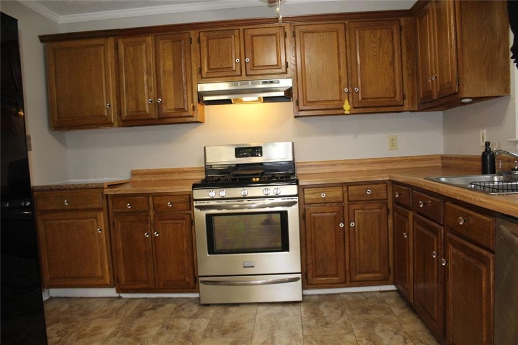 3 bedroom, 3 bathroom, 2,138 sq ft single family residence for rent at 1870 Rose Garden Lane, Loganville, GA 30052 for $1,850 a month — photo 8