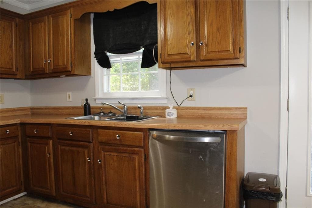 3 bedroom, 3 bathroom, 2,138 sq ft single family residence for rent at 1870 Rose Garden Lane, Loganville, GA 30052 for $1,850 a month — photo 9