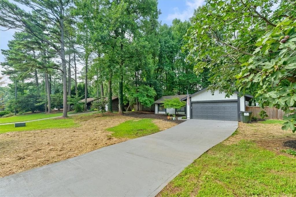 4 bedroom, 2 bathroom, 1,568 sq ft single family residence for sale at 3121 Rio Montana Drive, Marietta, GA 30066 — photo 3
