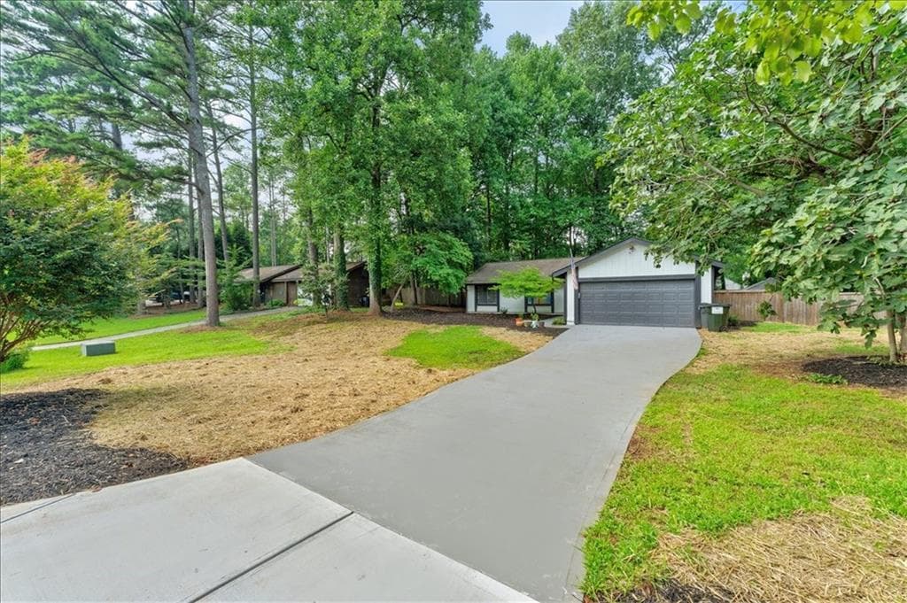 4 bedroom, 2 bathroom, 1,568 sq ft single family residence for sale at 3121 Rio Montana Drive, Marietta, GA 30066 — photo 4