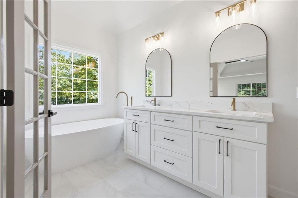4 bedroom, 3 bathroom, 2,248 sq ft single family residence for sale at 9380 Grace Lake Drive, Douglasville, GA 30135 — photo 2