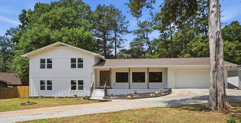 4 bedroom, 3 bathroom, 2,752 sq ft single family residence for rent at 1073 Grayson Parkway, Grayson, GA 30017 for $3,000 a month — photo 1 of 39