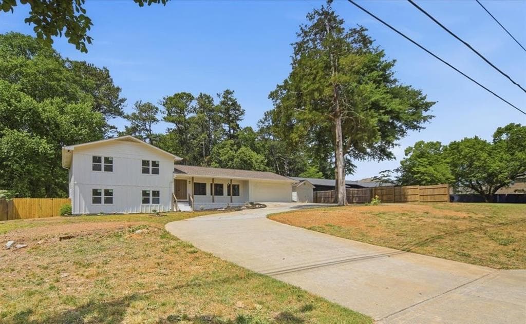 4 bedroom, 3 bathroom, 2,752 sq ft single family residence for rent at 1073 Grayson Parkway, Grayson, GA 30017 for $3,000 a month — photo 2