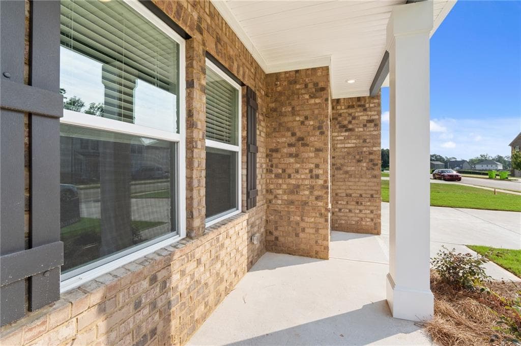 4 bedroom, 3 bathroom, 2,700 sq ft single family residence for sale at 203 Crabapple Road, Mcdonough, GA 30253 — photo 3