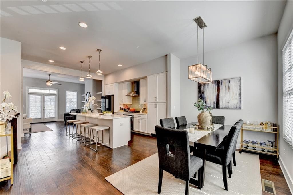 3 bedroom, 4 bathroom, 2,596 sq ft townhouse for sale at 738 Taylor Court 1, Atlanta, GA 30324 — photo 3