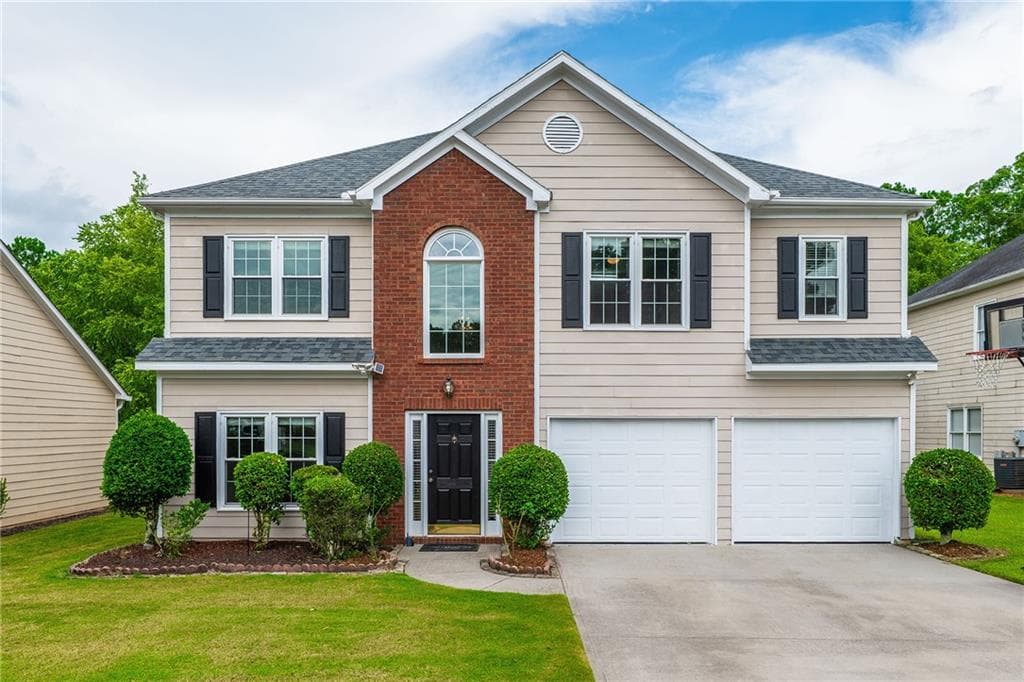 4 bedroom, 3 bathroom, 2,308 sq ft single family residence for rent at 315 Foe Creek Drive, Roswell, GA 30076 for $3,150 a month — photo 1 of 30