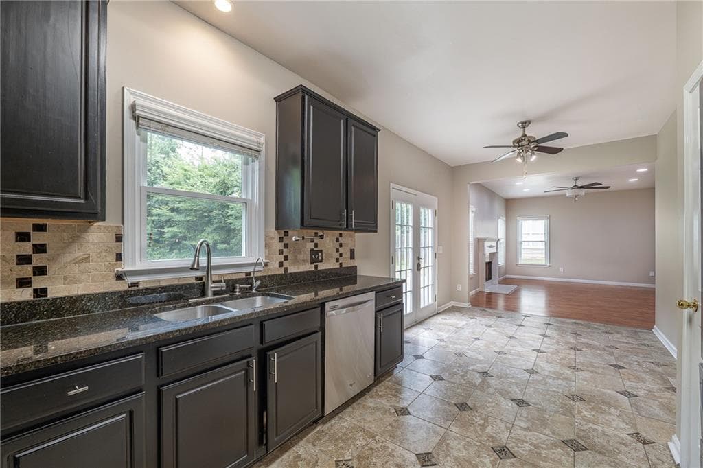 4 bedroom, 3 bathroom, 2,308 sq ft single family residence for rent at 315 Foe Creek Drive, Roswell, GA 30076 for $3,150 a month — photo 8