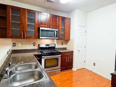 2 bedroom, 3 bathroom, 1,524 sq ft townhouse for rent at 1587 River Main Court, Lawrenceville, GA 30046 for $1,795 a month — photo 8
