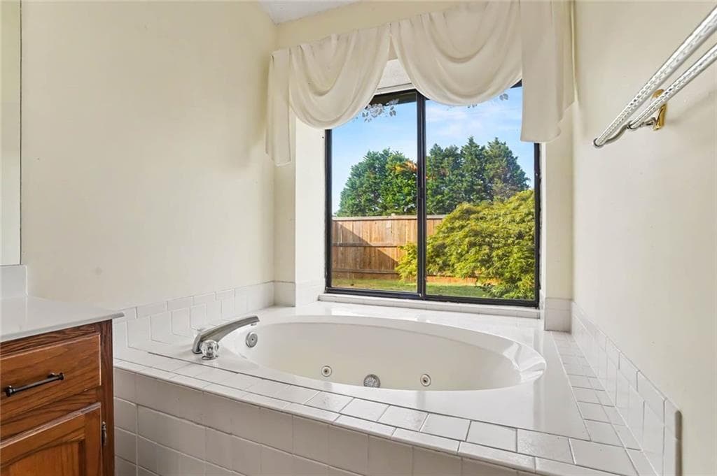 2 bedroom, 2 bathroom, 1,271 sq ft single family residence under contract at 3225 Salem Cove Way SE, Conyers, GA 30013 — photo 5