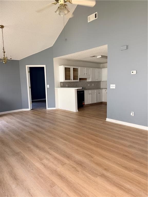 2 bedroom, 2 bathroom, 1,074 sq ft single family residence under contract at 16 Brighton Court, Cartersville, GA 30121 — photo 4