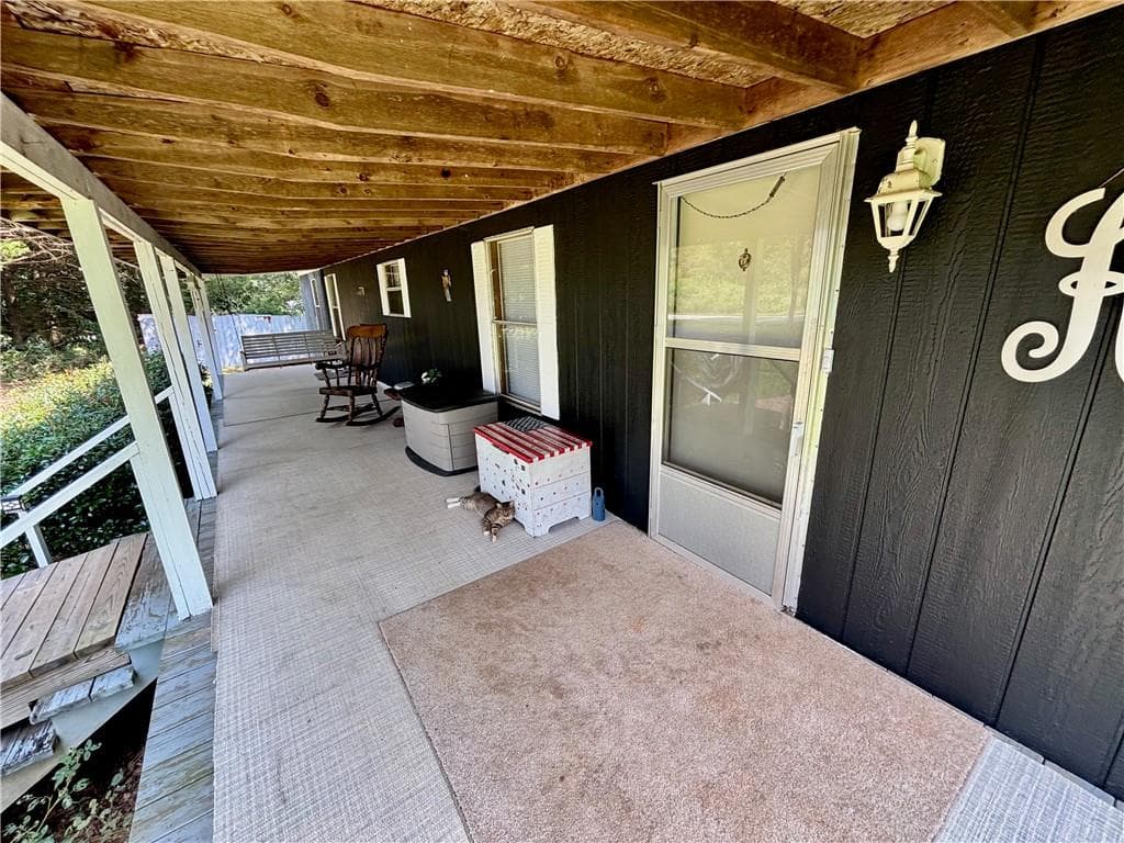 2 bedroom, 2 bathroom, 1,129 sq ft single family residence for sale at 716 Hawkins Road, Homer, GA 30547 — photo 2