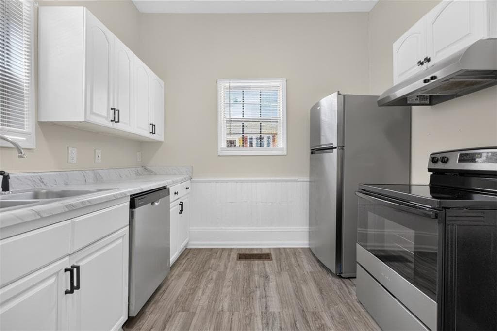 2 bedroom, 1 bathroom, 967 sq ft single family residence for sale at 1070 Forrest Avenue, Stone Mountain, GA 30083 — photo 8