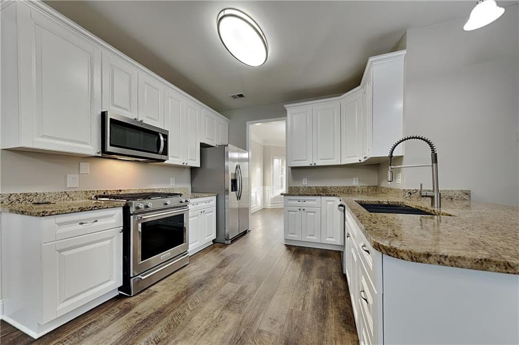 5 bedroom, 3 bathroom, 2,884 sq ft single family residence for rent at 755 Willowwind Drive, Loganville, GA 30052 for $2,525 a month — photo 5