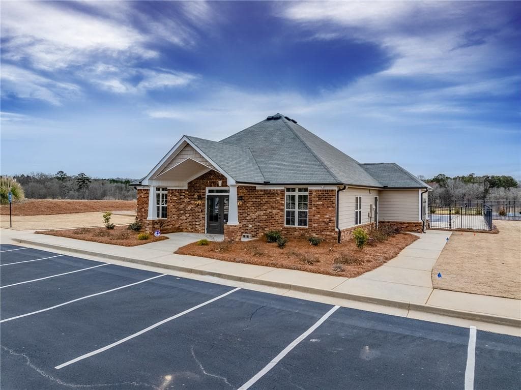 4 bedroom, 3 bathroom, 2,188 sq ft single family residence under contract at 144 Harmony Farms Orchard, Eatonton, GA 31024 — photo 3